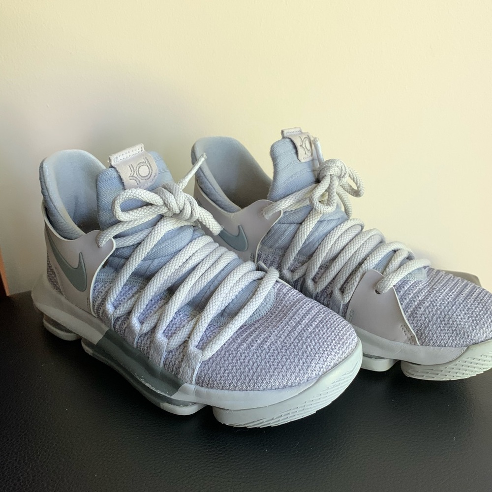 Kevin Durant Nike Zoom grey basketball shoes.